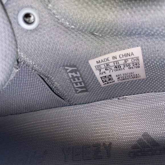 2019 YEEZY BOOST 700 INERTIA - Picture 8 of 9